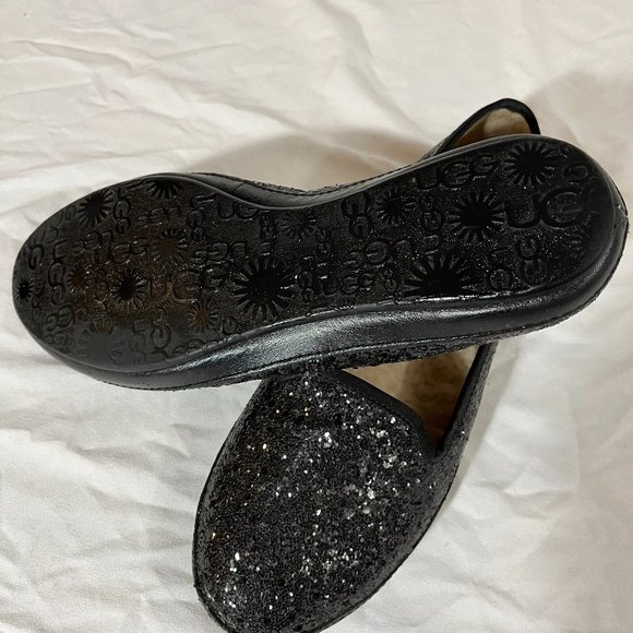 Uggs Women's Size 6 Excellent Condition Black Sequence - Picture 2 of 10